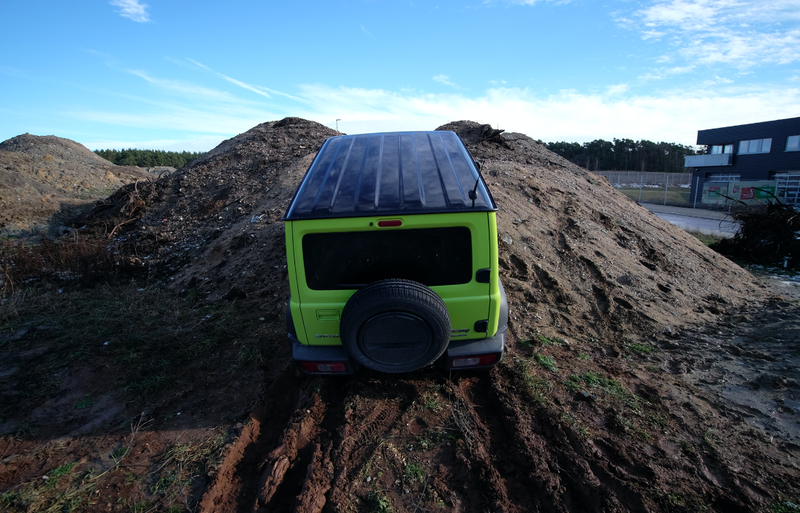 Illustration for article titled The 2018 Suzuki Jimny Is the Off-Road Bargain of Your Dreams, and the Highway Cruiser of Your Nightmares